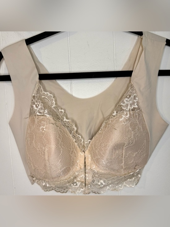 Other - Lace Front-Closure Bralette in Nude XXL